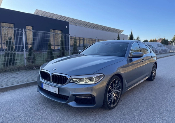 BMW Seria 5 cena 149900 przebieg: 119000, rok produkcji 2017 z Kielce małe 667